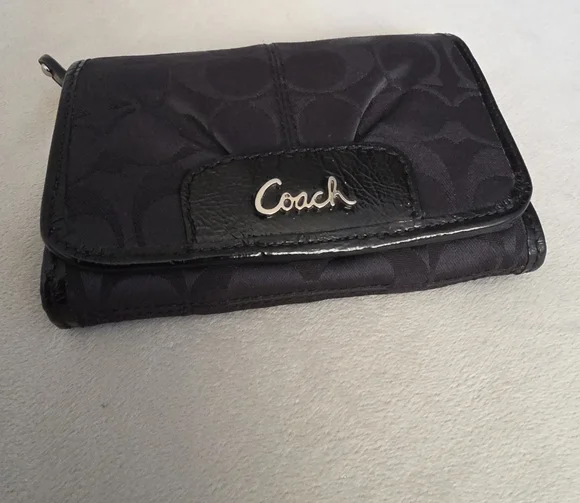 Coach Black Signature Wallet - Picture 1 of 7